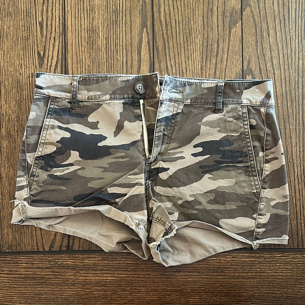 Express Camo Women's Shorts